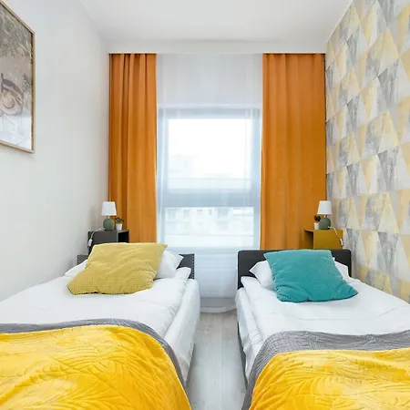 Family For 8 People With Parking, Balcony And 2 Bathrooms By Renters Gdansk