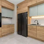 Family For 8 People With Parking, Balcony And 2 Bathrooms By Renters 아파트