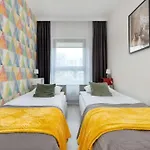 Family For 8 People With Parking, Balcony And 2 Bathrooms By Renters Appartement *