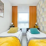 Family For 8 People With Parking, Balcony And 2 Bathrooms By Renters Gdańsk