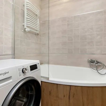 Family Apartment For 8 People With Balcony And 2 Bathrooms By Noclegi Renters