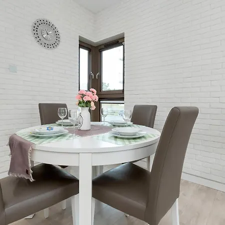 Family Apartment For 8 People With Balcony And 2 Bathrooms By Noclegi Renters גדנסק