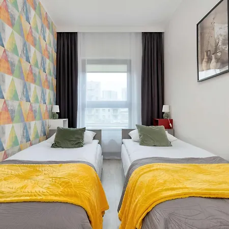 Family For 8 People With Balcony And 2 Bathrooms By Renters Apartment *