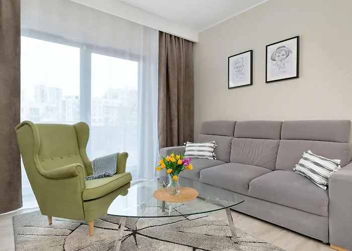 Family For 8 People With Parking, Balcony And 2 Bathrooms By Renters