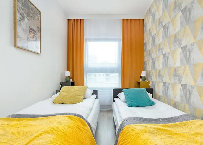 Family For 8 People With Parking, Balcony And 2 Bathrooms By Renters Гданьск