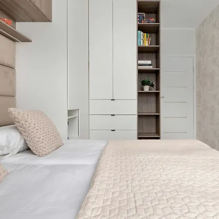 Apartmán Family For 8 People With Parking, Balcony And 2 Bathrooms By Renters Gdaňsk