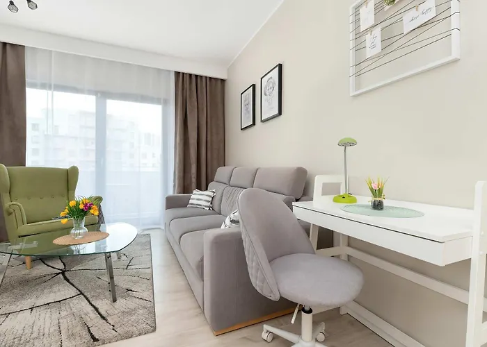 Family For 8 People With Parking, Balcony And 2 Bathrooms By Renters *