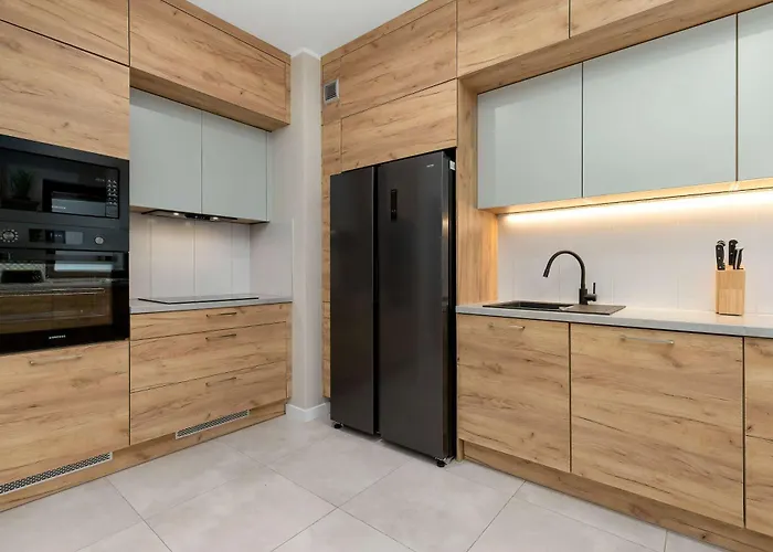 Family For 8 People With Parking, Balcony And 2 Bathrooms By Renters Lägenhet